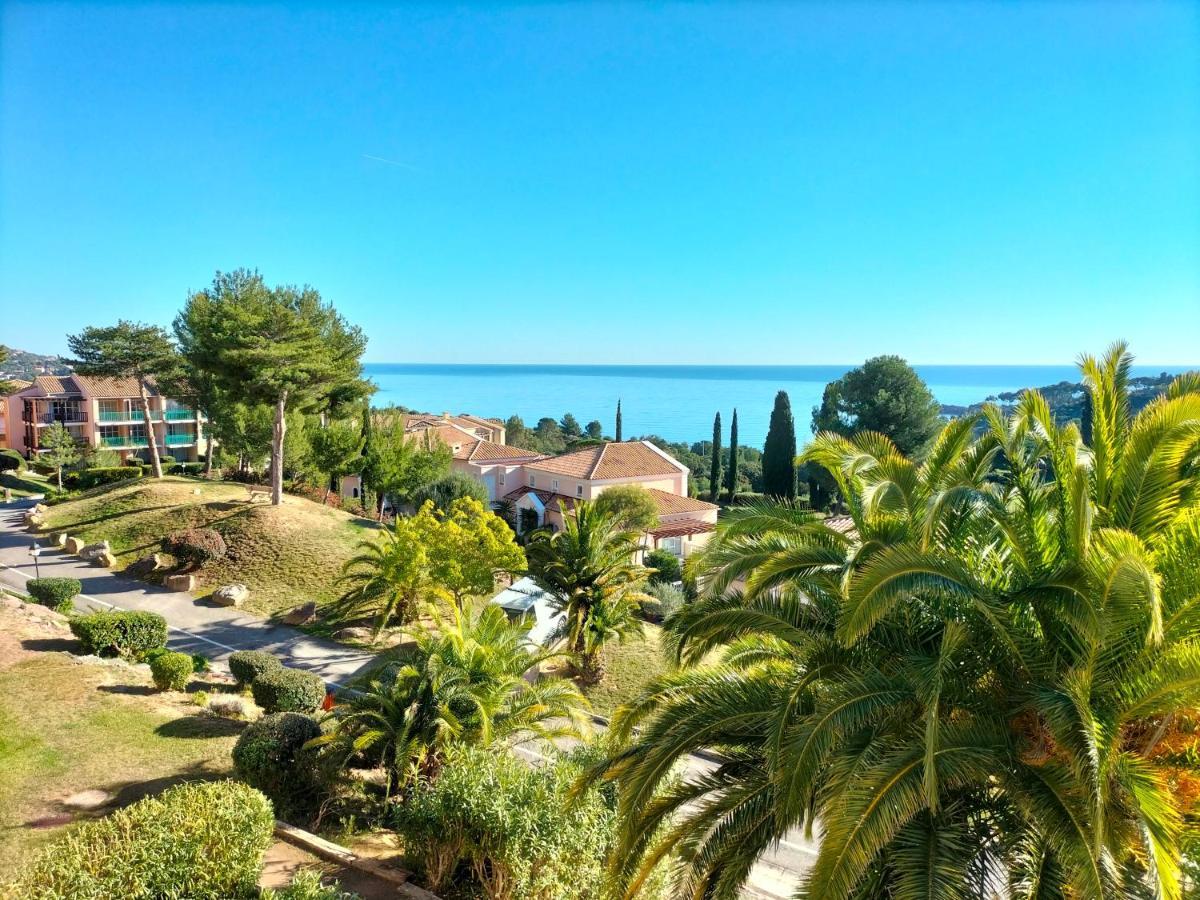 Superbe Appartement Avec Vue Mer Et Piscine Saint-Raphaël Eksteriør bilde