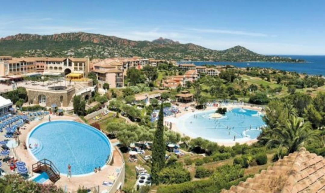 Superbe Appartement Avec Vue Mer Et Piscine Saint-Raphaël Eksteriør bilde